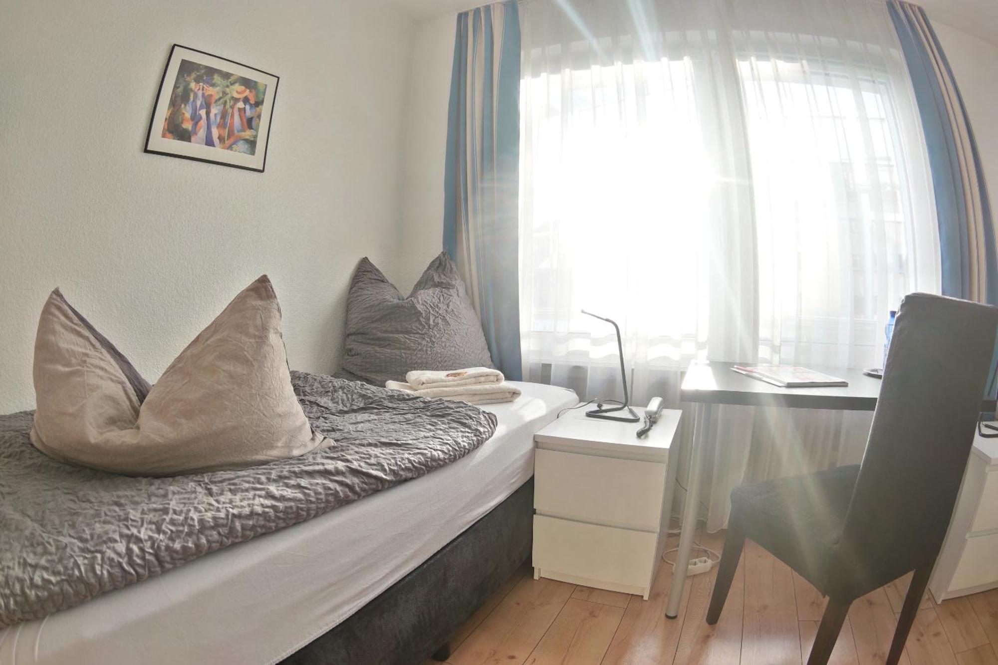 Hotel Merlin Garni Colónia Quarto foto